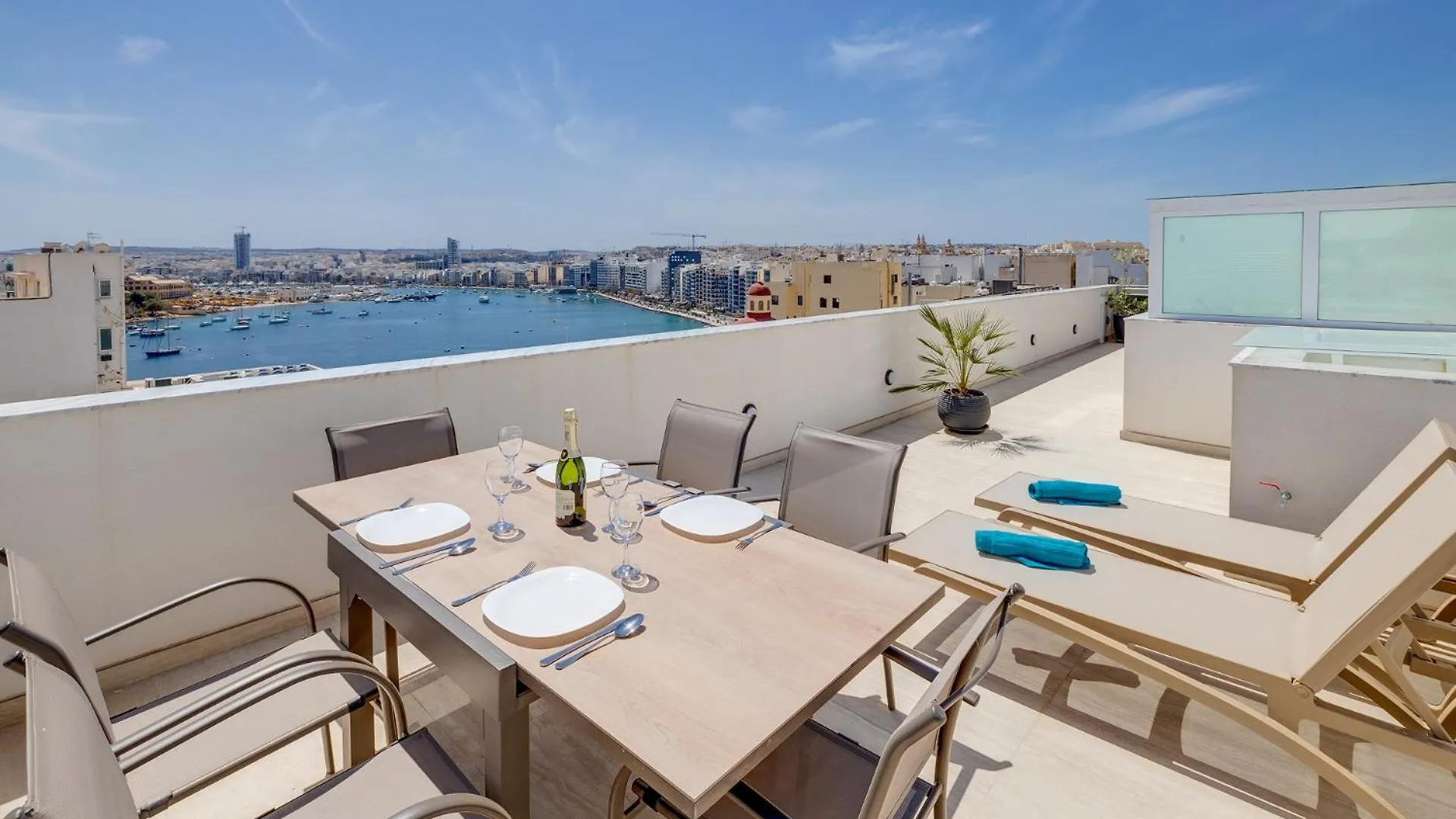 Stylish Penthouse Rooftop Hot Tub Harbour Views Sliema 0*,