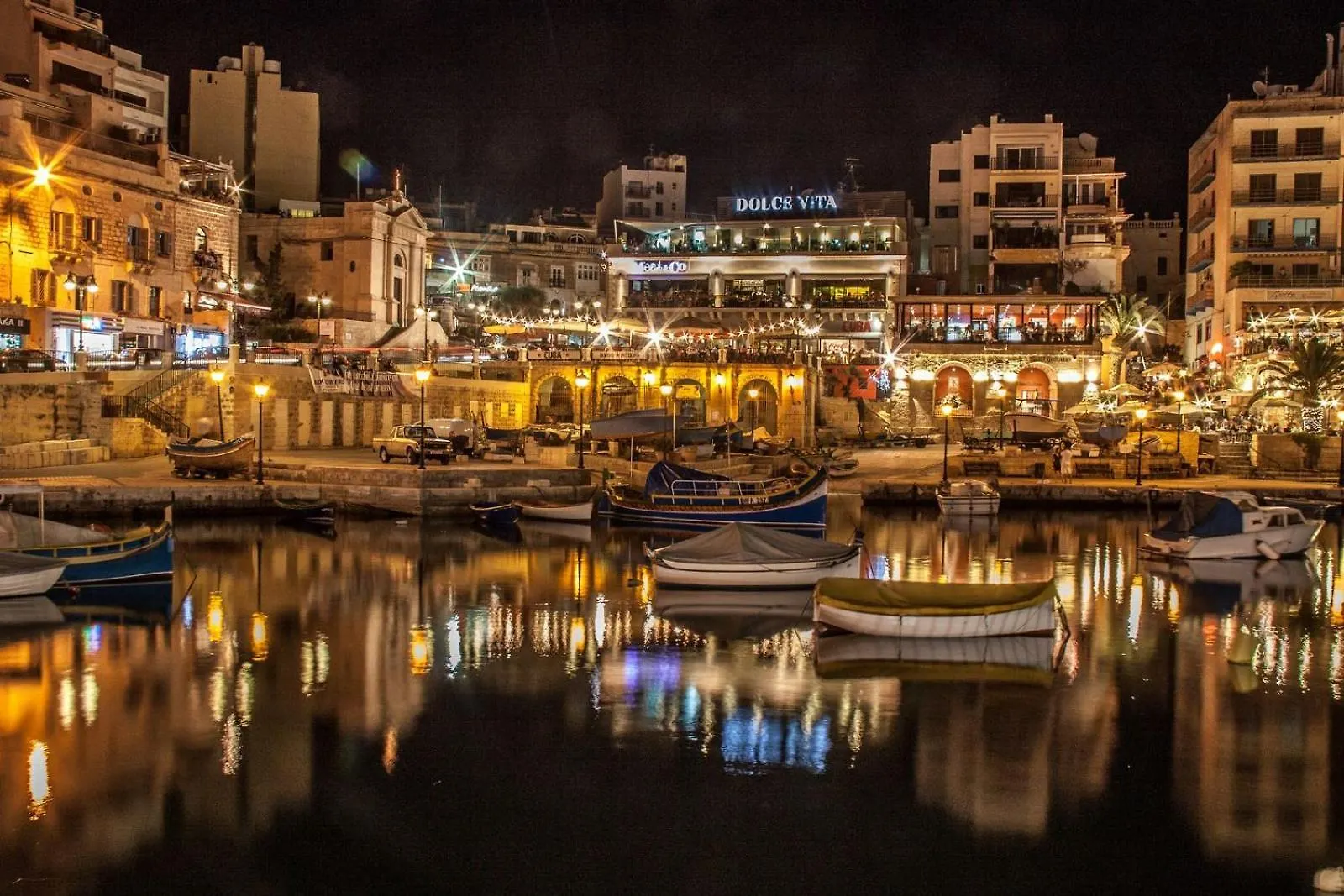Stylish Penthouse Rooftop Hot Tub Harbour Views Sliema 0*,