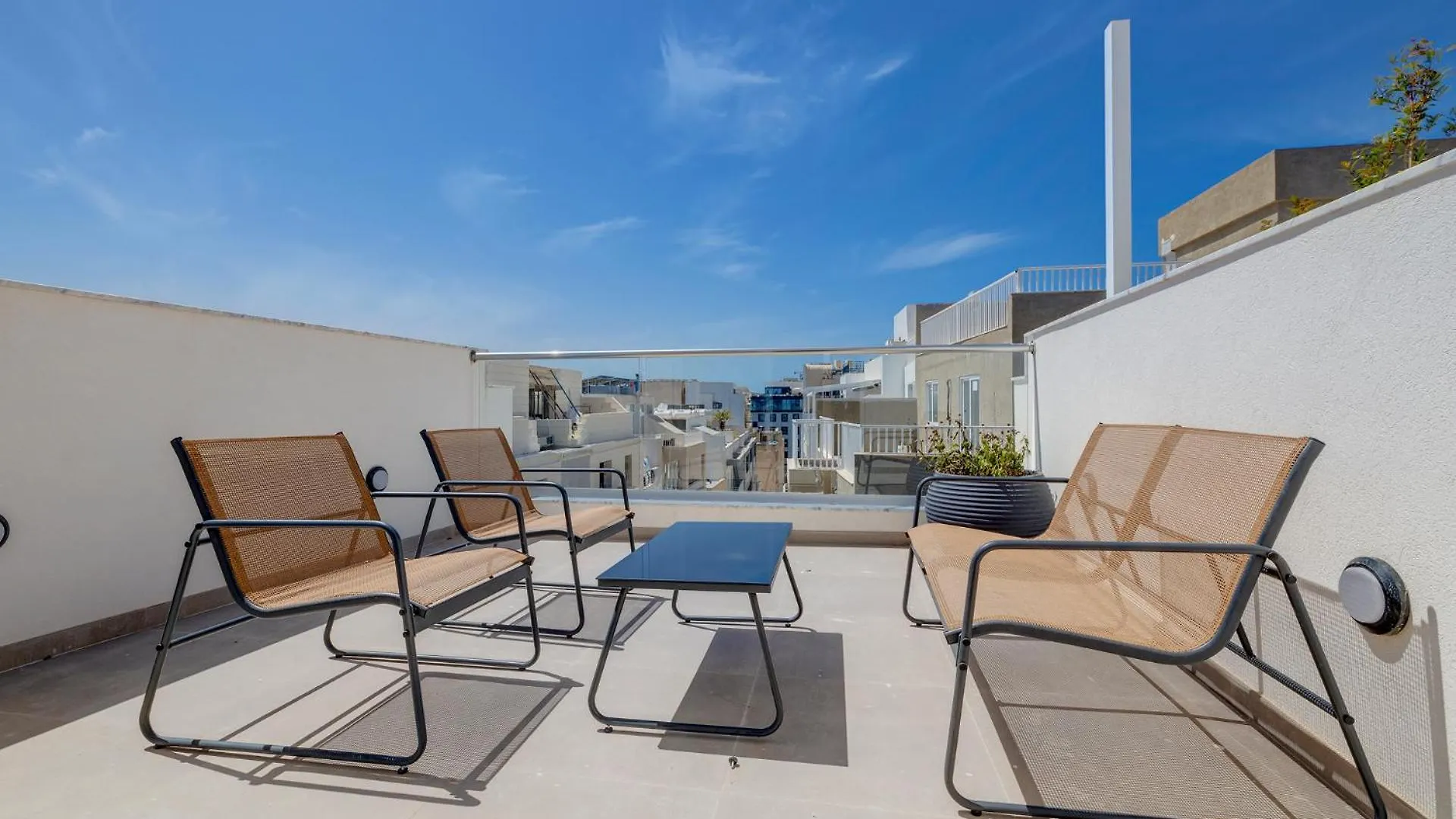 Apartment Stylish Penthouse Rooftop Hot Tub Harbour Views Sliema