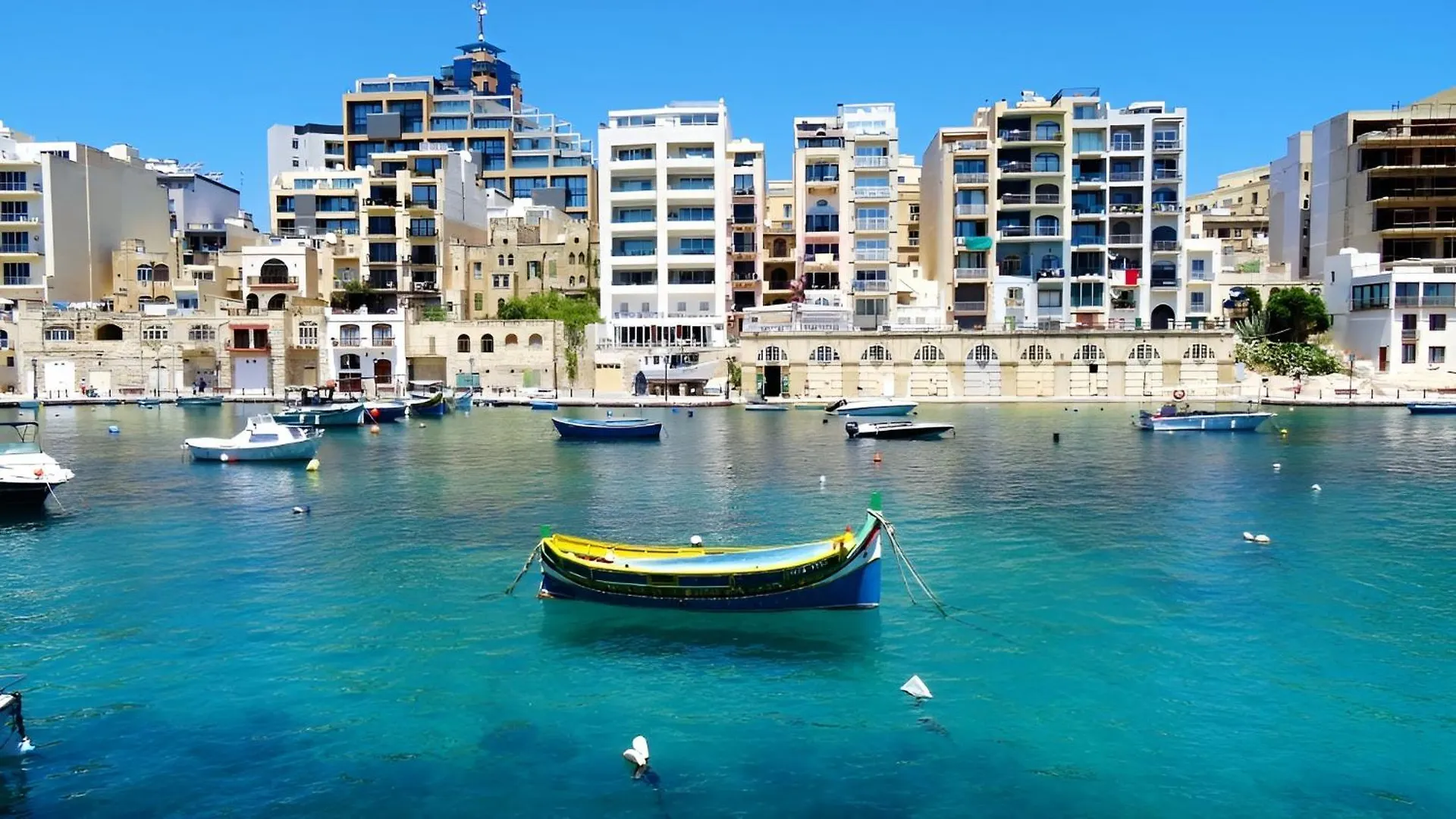 Stylish Penthouse Rooftop Hot Tub Harbour Views Sliema