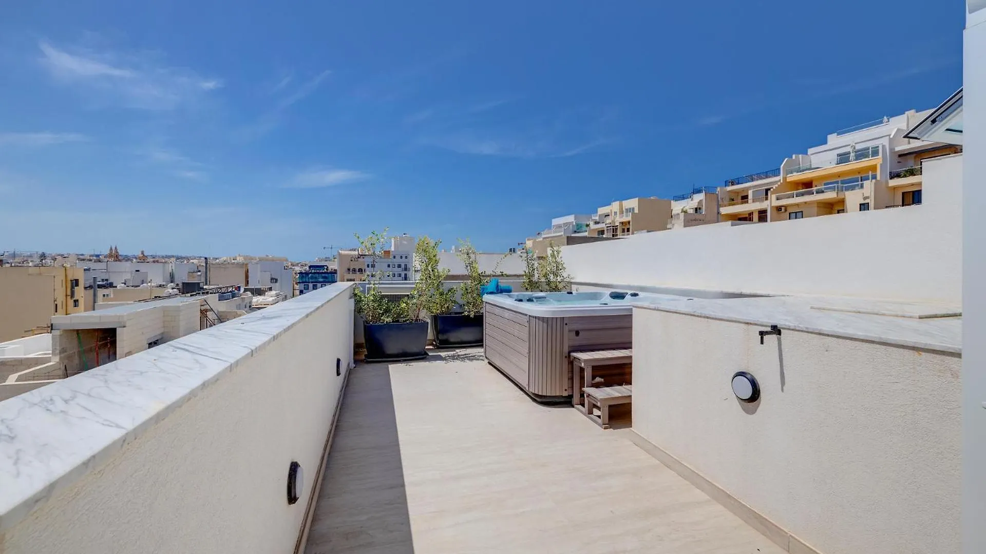 Apartment Stylish Penthouse Rooftop Hot Tub Harbour Views Sliema Malta