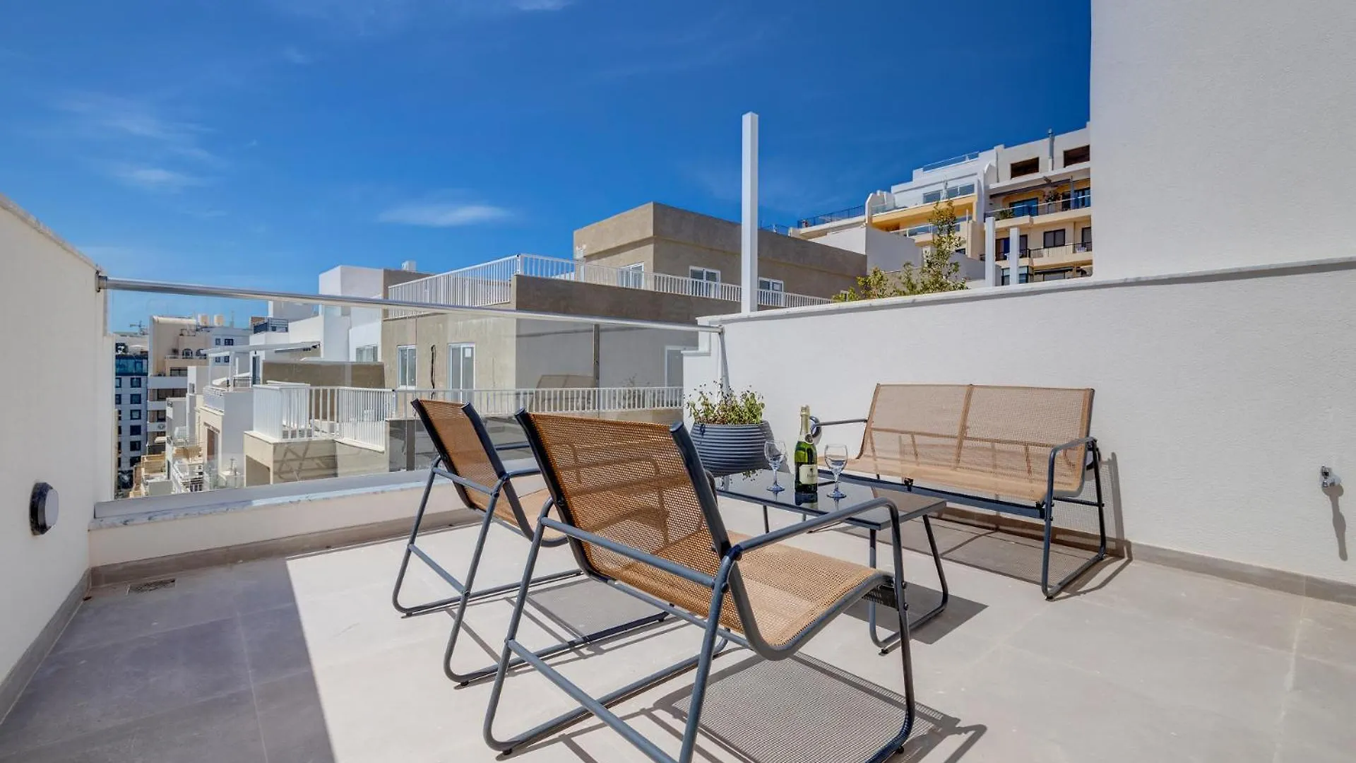 Apartment Stylish Penthouse Rooftop Hot Tub Harbour Views Sliema